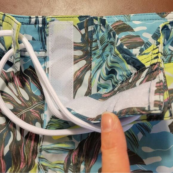 NWT American Eagle Multicolor Tropical Print Board Shorts Men's Size Large - Picture 8 of 15